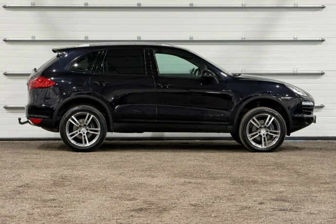 porsche-cayenne-diesel-2010-big-1