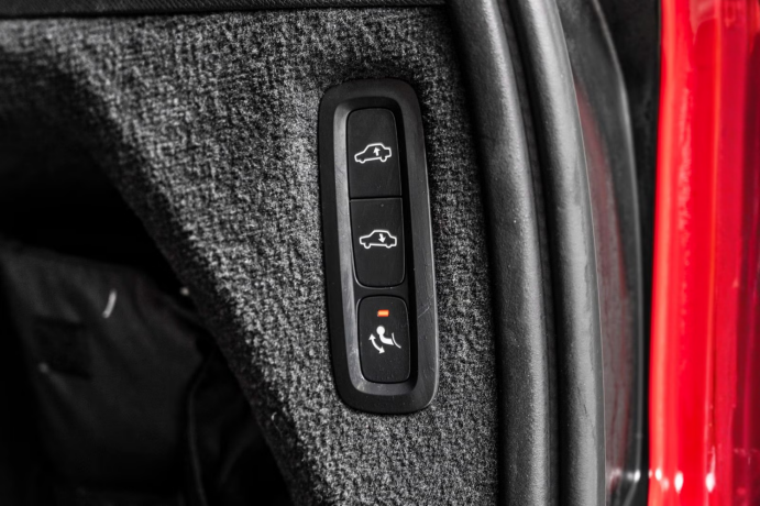 volvo-xc-90-plug-in-petrol-2018-big-18