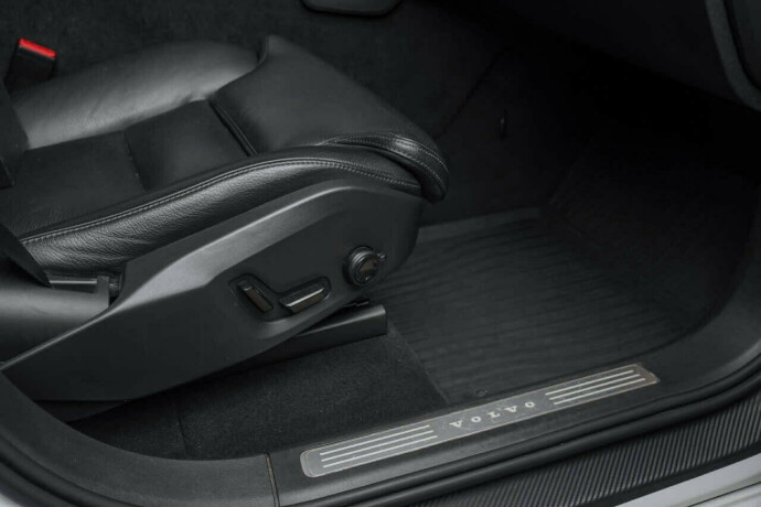 volvo-xc-90-plug-in-petrol-2018-big-8