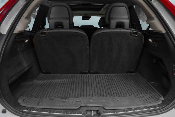 volvo-xc-90-plug-in-petrol-2018-big-17
