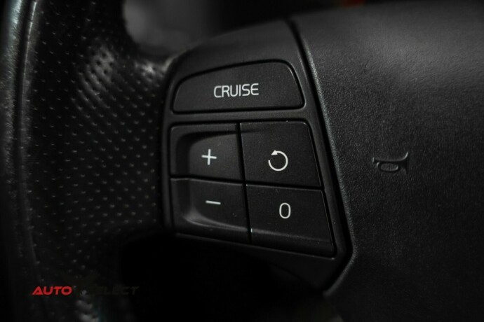 volvo-v50-diesel-2009-big-23