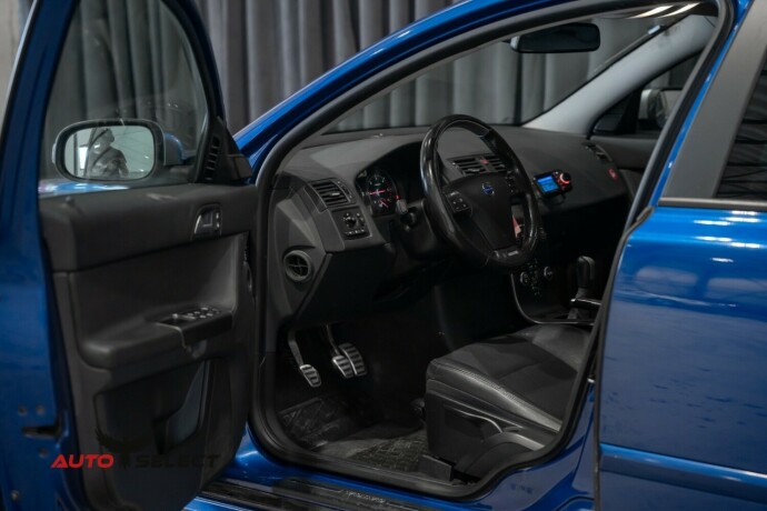 volvo-v50-diesel-2009-big-17