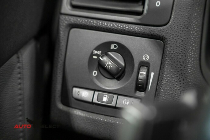 volvo-v50-diesel-2009-big-22