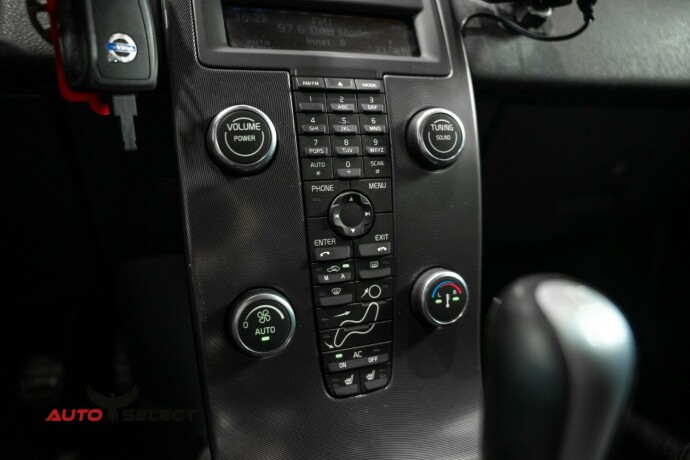 volvo-v50-diesel-2009-big-27