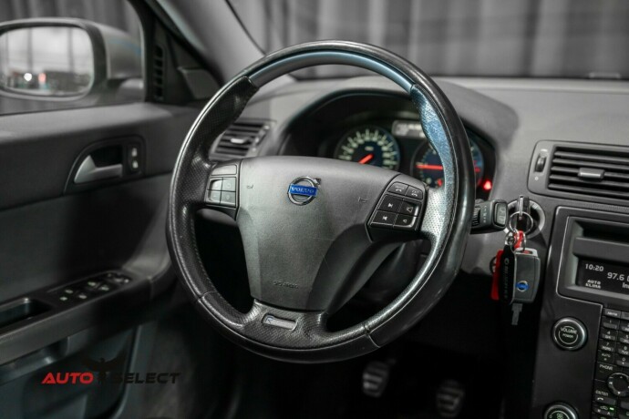 volvo-v50-diesel-2009-big-20