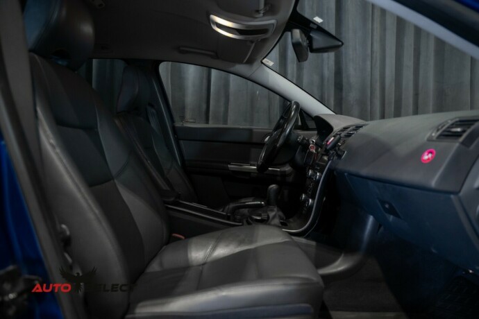 volvo-v50-diesel-2009-big-15