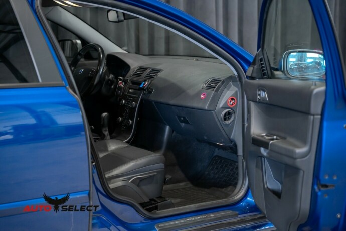 volvo-v50-diesel-2009-big-14