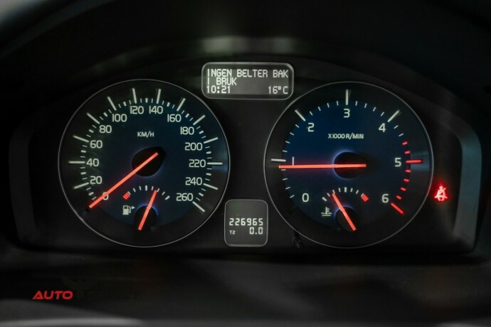volvo-v50-diesel-2009-big-24