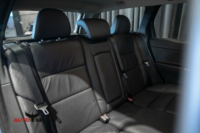 volvo-v50-diesel-2009-big-11