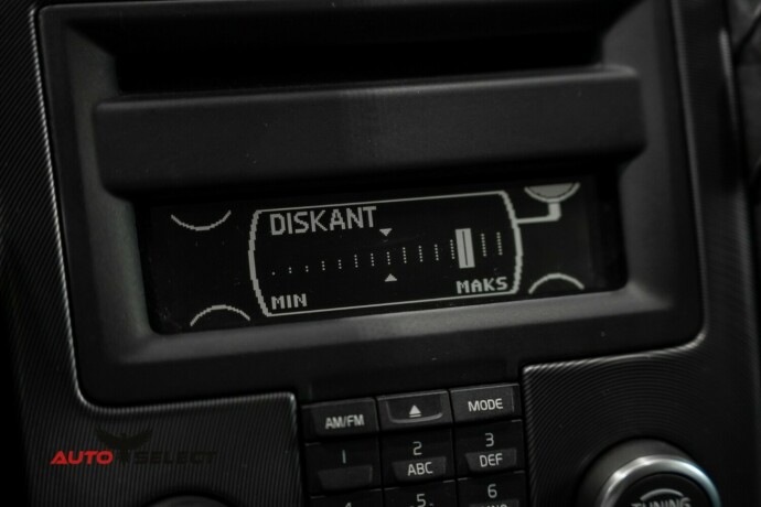 volvo-v50-diesel-2009-big-32