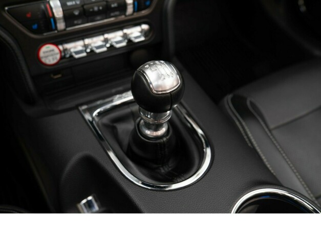 ford-mustang-bensin-2015-big-22