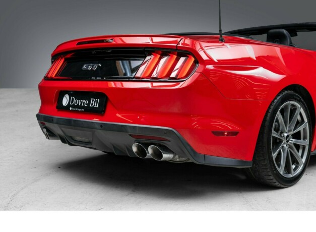 ford-mustang-bensin-2015-big-12
