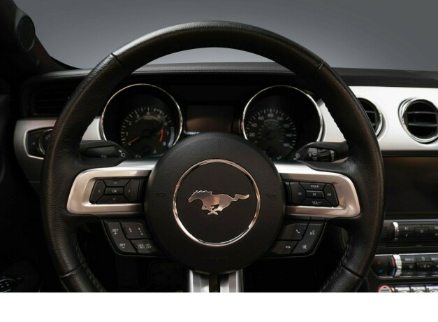 ford-mustang-bensin-2015-big-18