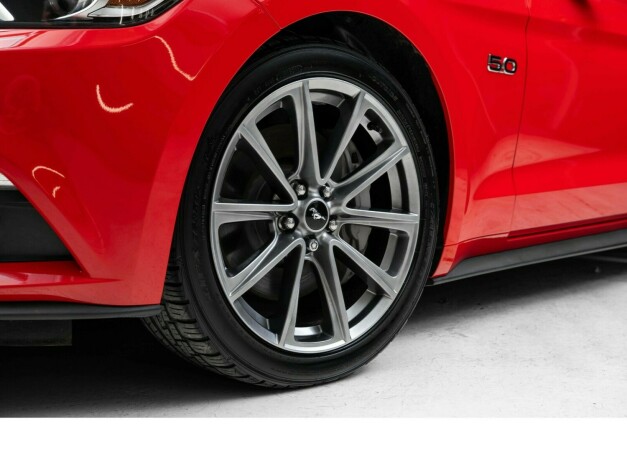 ford-mustang-bensin-2015-big-3