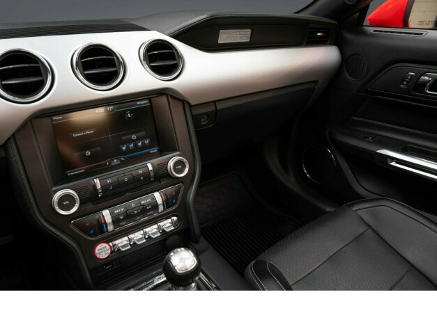 ford-mustang-bensin-2015-big-20