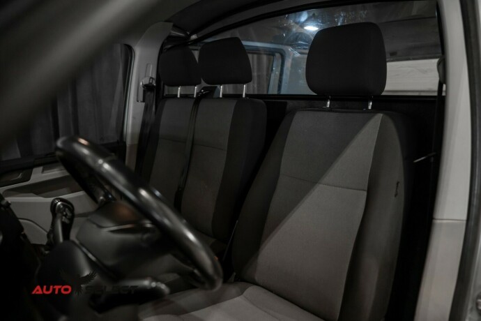 volkswagen-transporter-diesel-2019-big-21