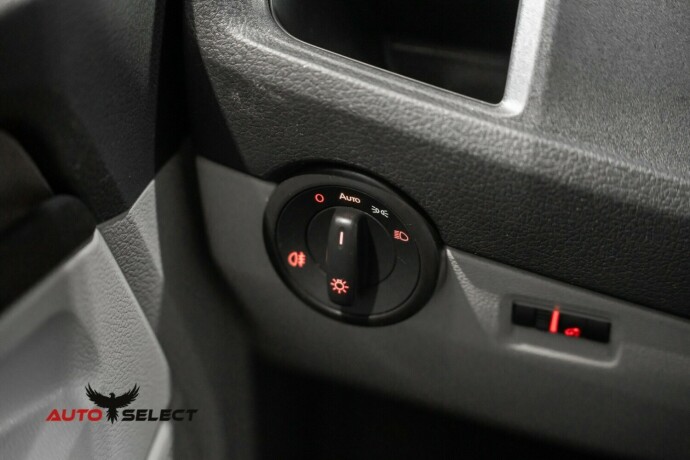volkswagen-transporter-diesel-2019-big-23