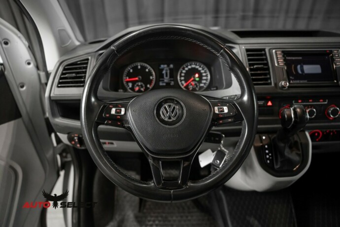 volkswagen-transporter-diesel-2019-big-24