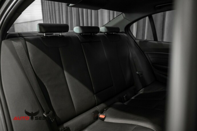 bmw-3-serie-bensin-2012-big-12