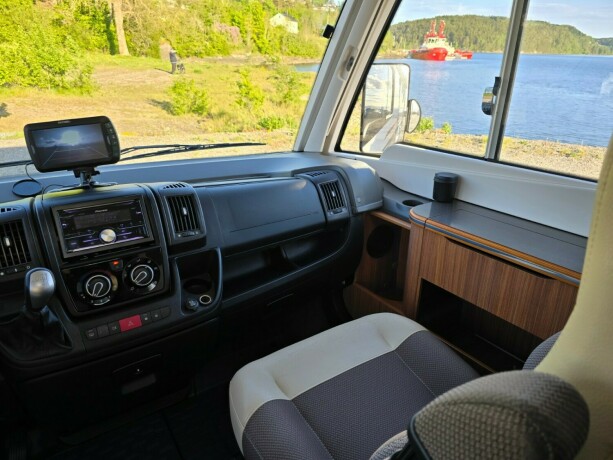 adria-sonic-1700sc-diesel-2014-big-47