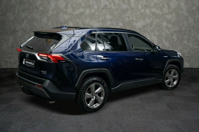 toyota-rav4-elektrisitetbensin-2019-big-11