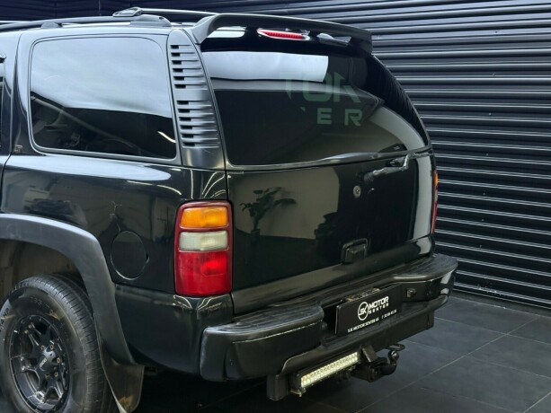 chevrolet-tahoe-bensin-2003-big-5