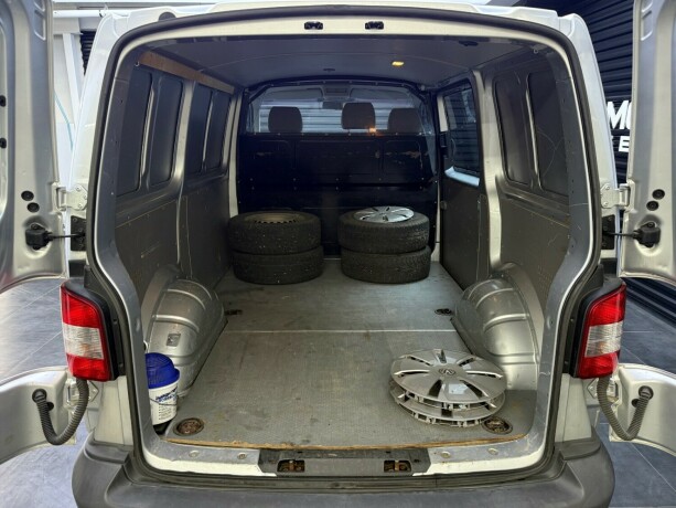 volkswagen-transporter-diesel-2013-big-26