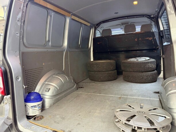 volkswagen-transporter-diesel-2013-big-25
