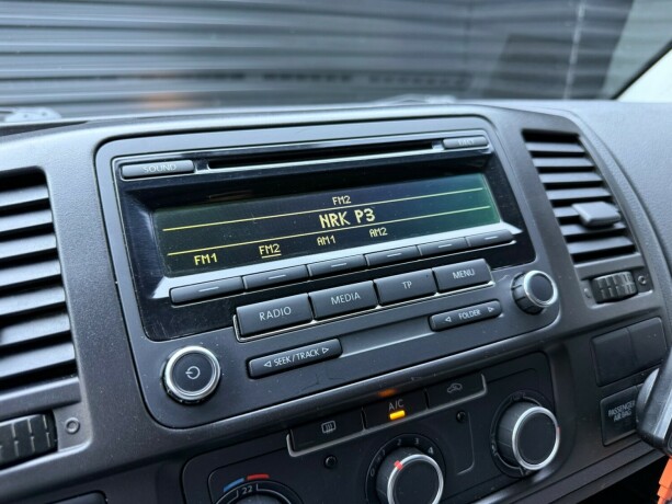 volkswagen-transporter-diesel-2013-big-14