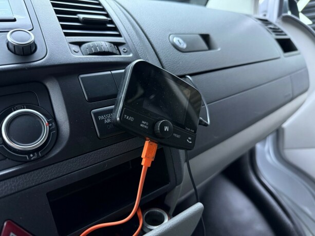 volkswagen-transporter-diesel-2013-big-18
