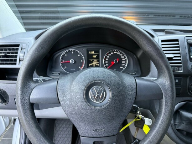 volkswagen-transporter-diesel-2013-big-12