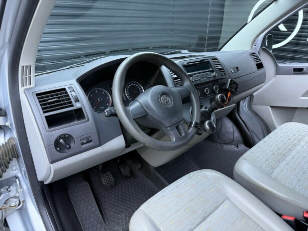 volkswagen-transporter-diesel-2013-big-10