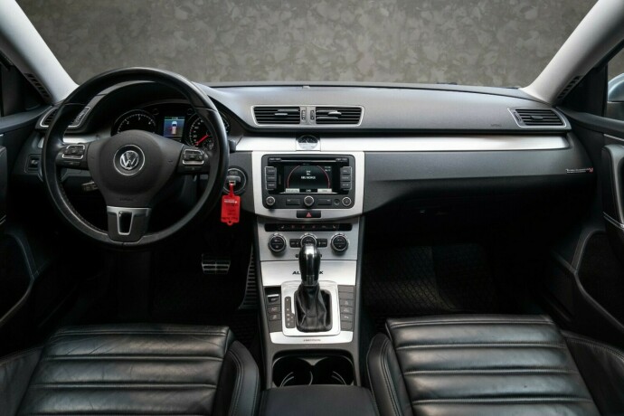 volkswagen-passat-alltrack-diesel-2012-big-26