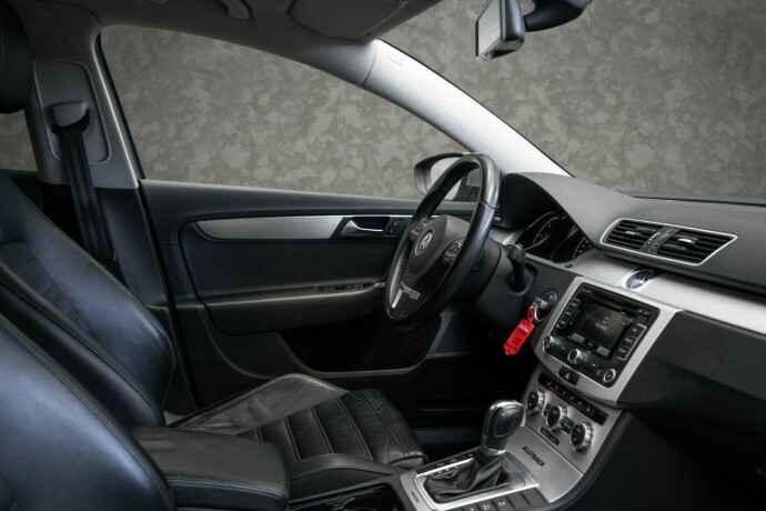 volkswagen-passat-alltrack-diesel-2012-big-28