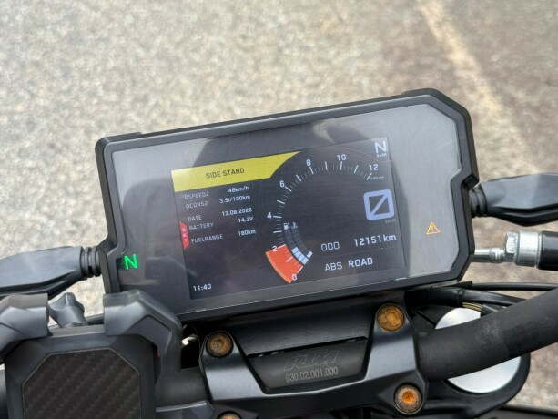 ktm-125-duke-bensin-2023-big-13