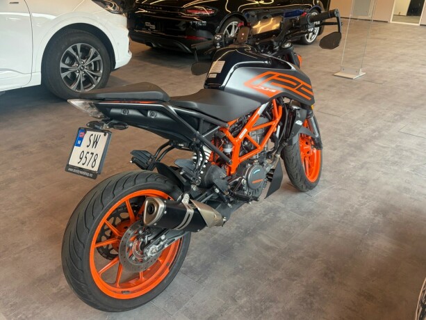 ktm-125-duke-bensin-2023-big-7