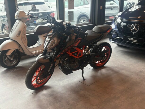 ktm-125-duke-bensin-2023-big-1