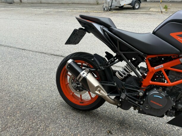 ktm-125-duke-bensin-2023-big-11