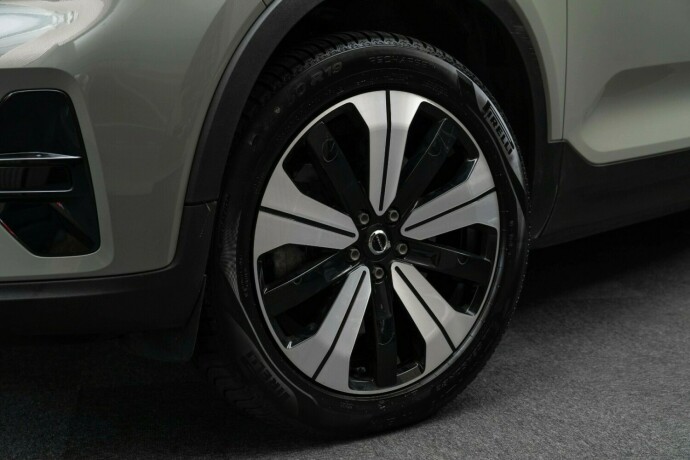 volvo-xc-40-elektrisitet-2023-big-3