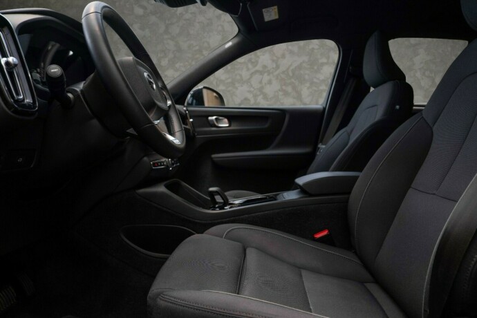 volvo-xc-40-elektrisitet-2023-big-23