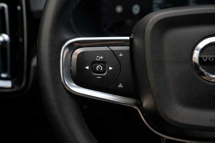 volvo-xc-40-elektrisitet-2023-big-14