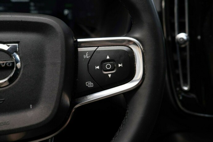 volvo-xc-40-elektrisitet-2023-big-15