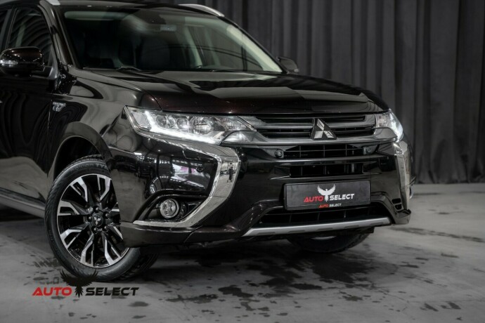 mitsubishi-outlander-elektrisitetbensin-2016-big-1