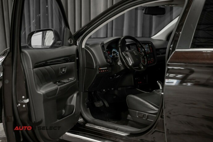 mitsubishi-outlander-elektrisitetbensin-2016-big-19
