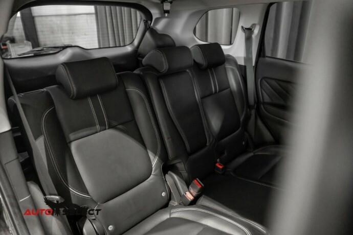 mitsubishi-outlander-elektrisitetbensin-2016-big-13