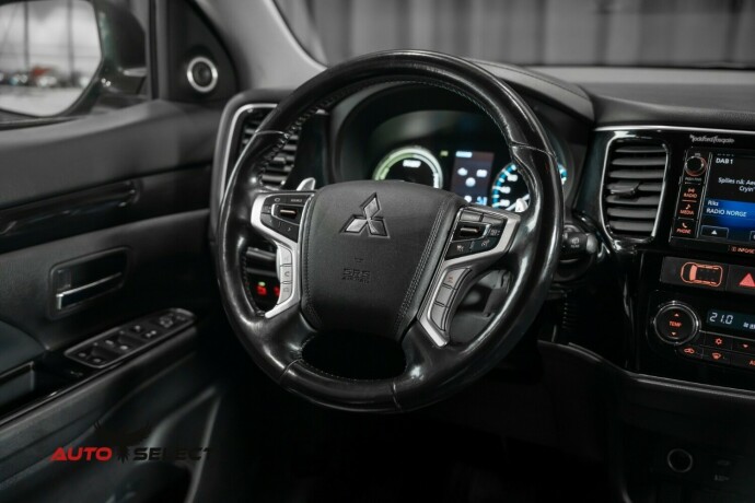 mitsubishi-outlander-elektrisitetbensin-2016-big-23