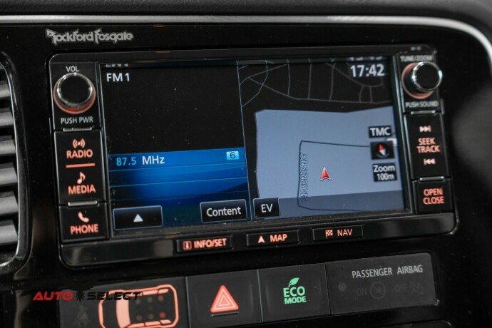 mitsubishi-outlander-elektrisitetbensin-2016-big-40