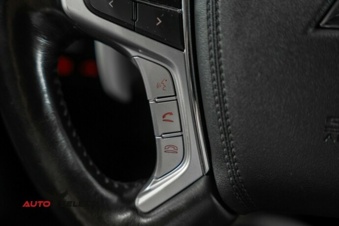 mitsubishi-outlander-elektrisitetbensin-2016-big-27