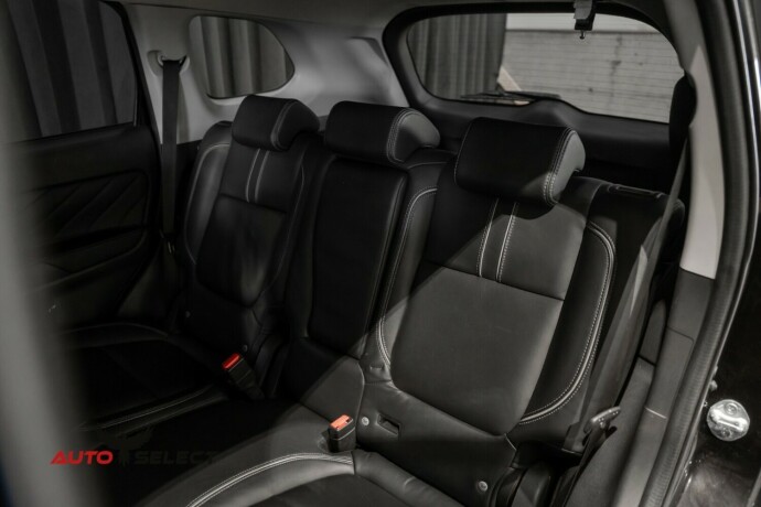 mitsubishi-outlander-elektrisitetbensin-2016-big-15