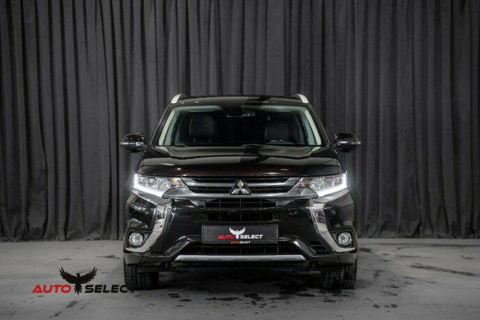 mitsubishi-outlander-elektrisitetbensin-2016-big-3